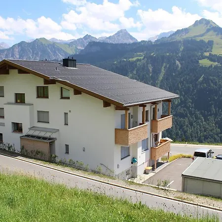 Stern * 丰塔内拉